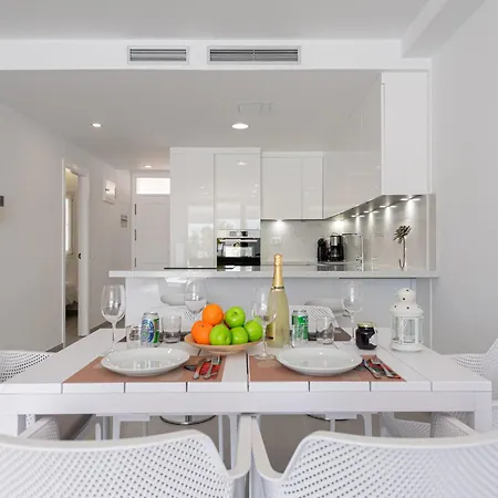 The House In Has 2 Bedrooms Casa vacanze *