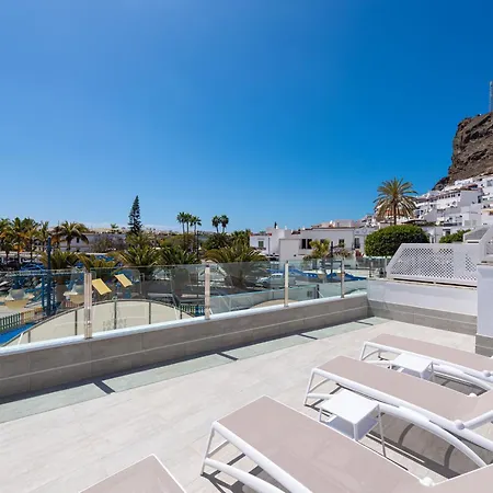 Dom wakacyjny In Playa De With Sea Views